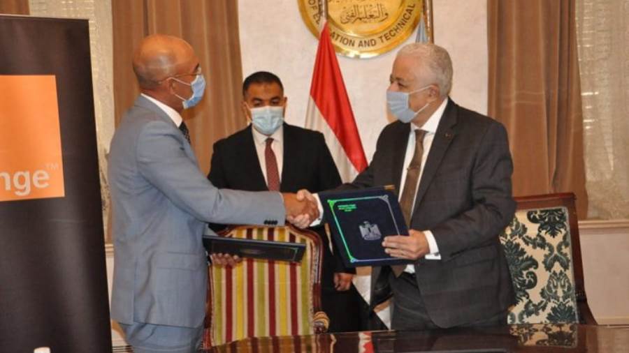 وزارة التعليم توقع بروتوكول تعاون مع أورنچ مصر لإطلاق منصة ر وزارة التعليم توقع بروتوكول تعاون مع أورنچ مصر لإطلاق منصة ر