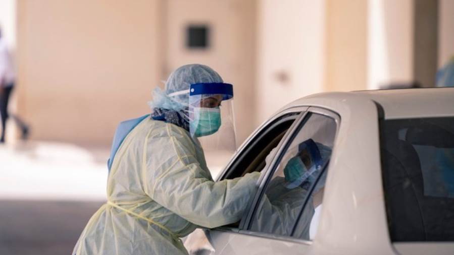 دراسة صادمة تكشف أنفيروس كورونا قد ينتقل عبر القناع البلاستي