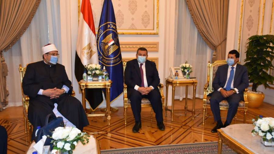 وزراء الشباب والرياضة والإعلام والأوقاف يناقشون سبل إطلاق مب