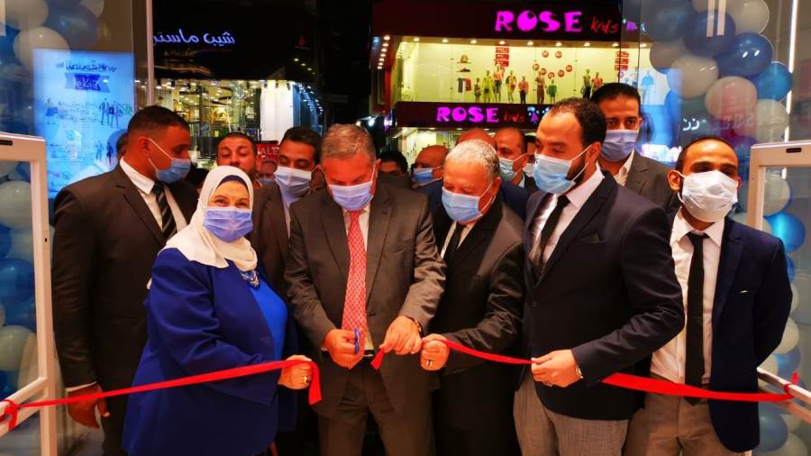 بعد سنوات من إغلاقه.. وزير قطاع الأعمال يفتتح فرع جاتينيو ال بعد سنوات من إغلاقه.. وزير قطاع الأعمال يفتتح فرع جاتينيو ال