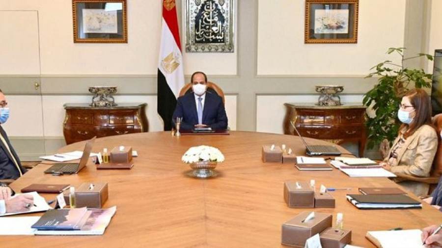 السيسي يطلع على تطورات تفعيل الصندوق السيادي ومشروعات الساحل السيسي يطلع على تطورات تفعيل الصندوق السيادي ومشروعات الساحل