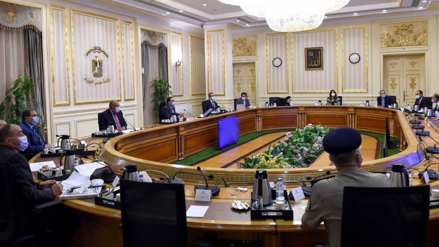رئيس الوزراء يعقد اجتماعا لمناقشة خطة تطوير وإعادة هيكلة الم