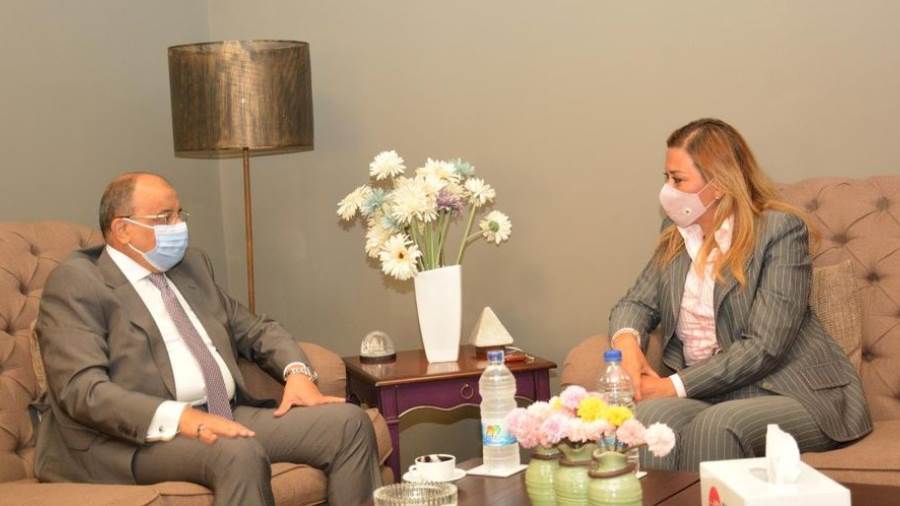 وزير التنمية المحلية يفتتح المرحلة الثانية من البرنامج التدر