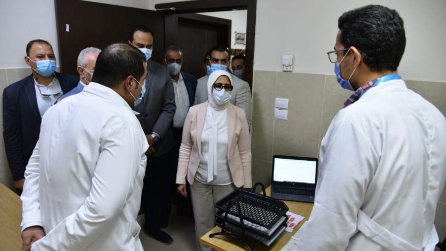 وزيرة الصحة تتابع سير العمل بمشروع ميكنة مراكز الأورام على م