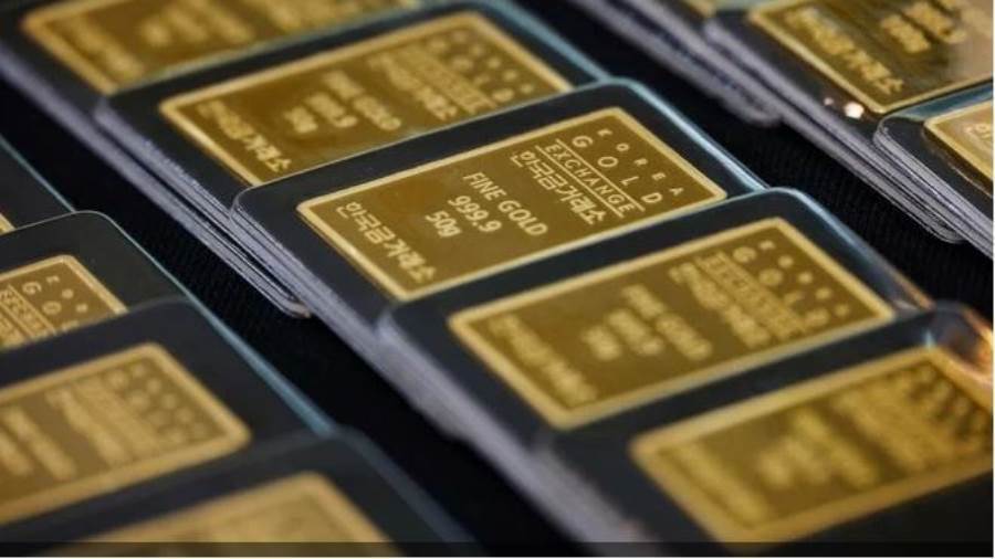 أسعار الذهب تنخفض لأقل مستوى في نحو أسبوعين مع تعافي الدولار