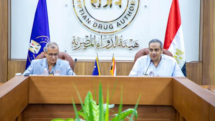 رئيس هيئة الدواء يلتقي ممثلي الصناعة لإطلاعهمعلى آخر المستجد