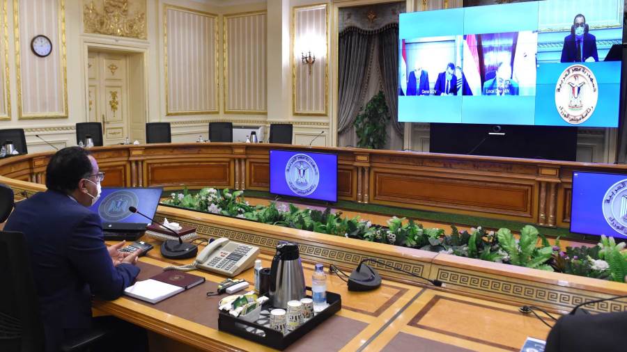 رئيس الوزراء يتابع إجراءات تدريب الموظفين المرشحين للانتقال 