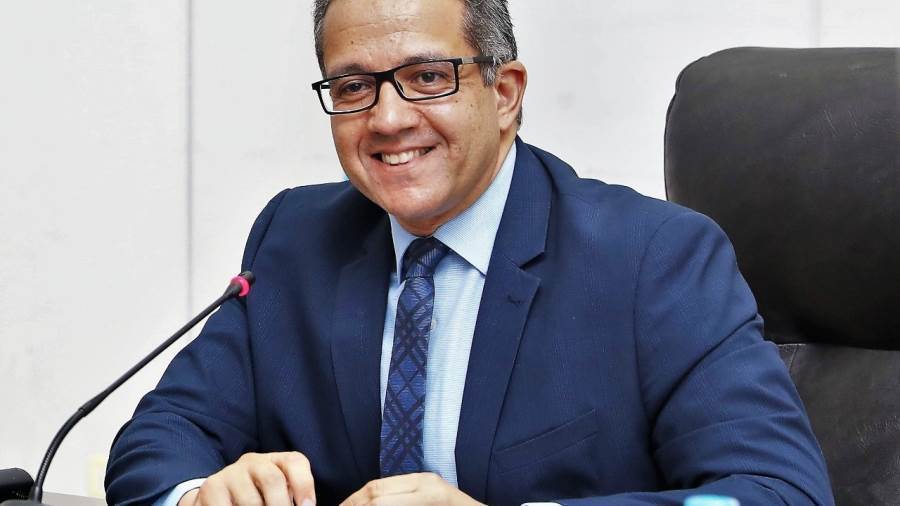 وزير السياحة يجري اجتماعات مكثفة مع نظرائه من اليونان والمغر