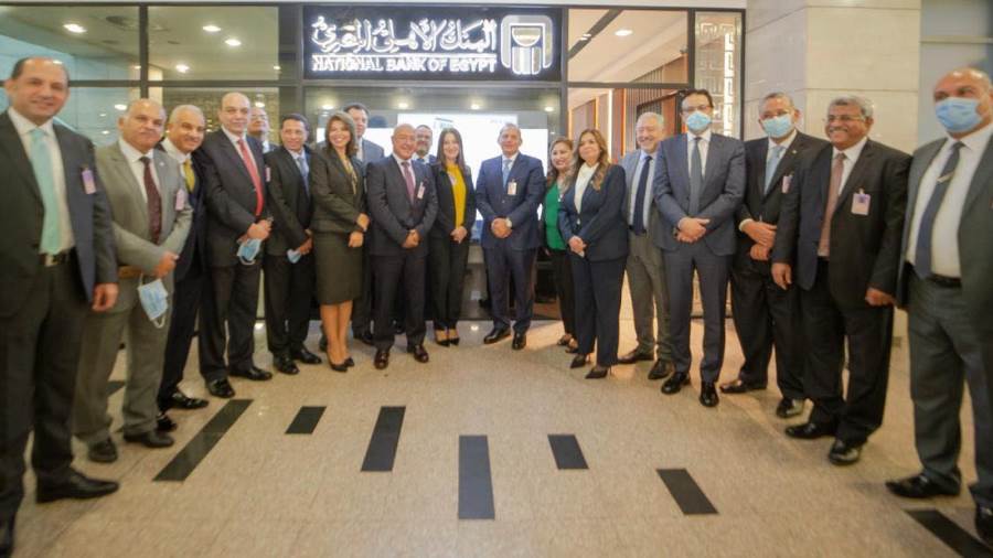 البنك الأهلي يفتتح أول استراحة عملاء بلاتينوم بمطار القاهرة البنك الأهلي يفتتح أول استراحة عملاء بلاتينوم بمطار القاهرة