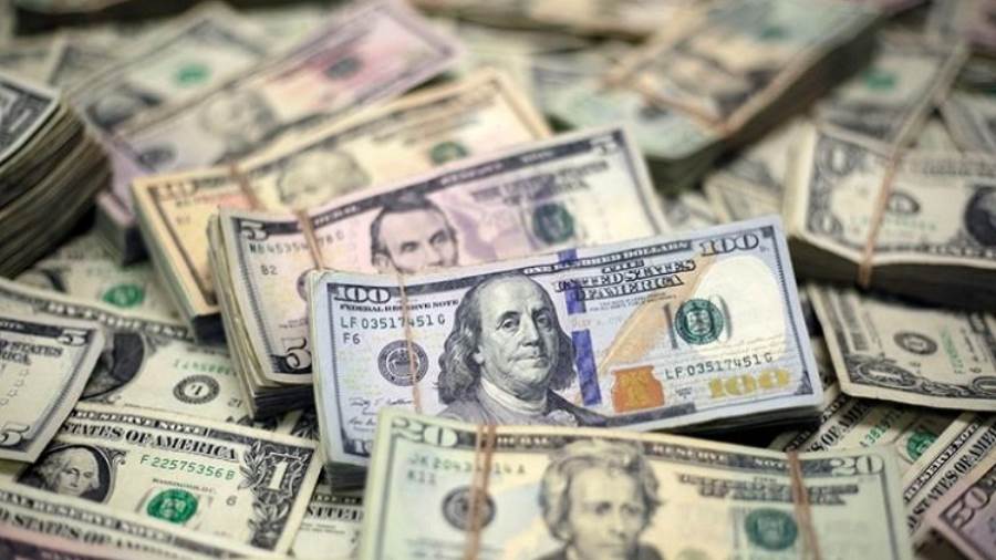 هبوط الدولار وسط إقبال على المخاطرة بفضل آمال التحفيز