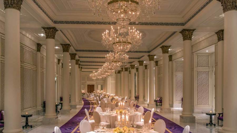 دبي تسمح باستئناف إقامة حفلات الأعراس في القاعات والفنادق