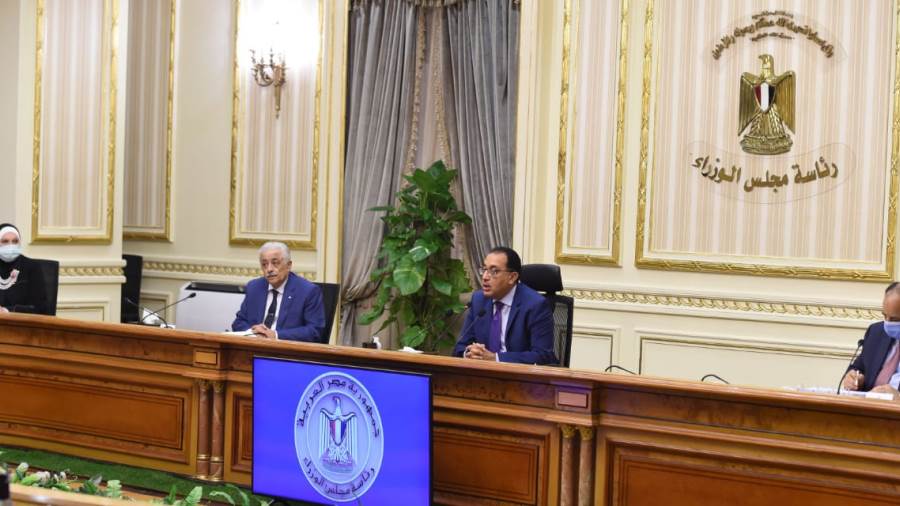 رئيس الوزراء: 13 مجمعا صناعيا لصغار المصنعين والشباب.. والمص