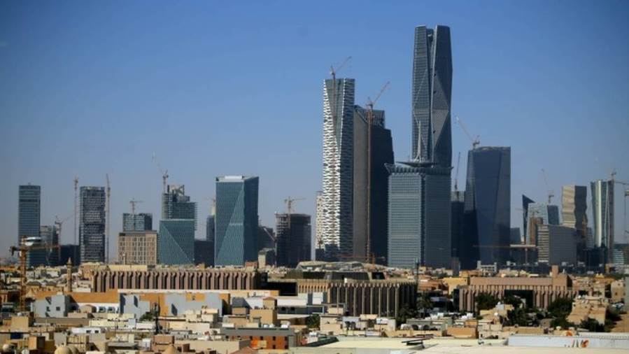 السعودية: بعد 5000 زيارة ميدانية خلال أكتوبر.. فرق الرقابة ل السعودية: بعد 5000 زيارة ميدانية خلال أكتوبر.. فرق الرقابة ل