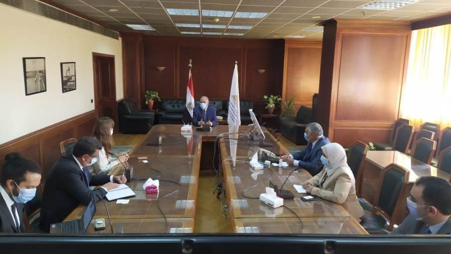 وزير الري يلتقي ممثلي بنك الإعمار الأوروبي لبحث آلية التعاون وزير الري يلتقي ممثلي بنك الإعمار الأوروبي لبحث آلية التعاون