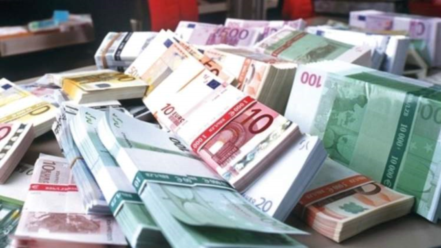 سنغافورة تقرر صرف 10 ملايين دولار لـ3000 موظف بسبب أخطاء في 