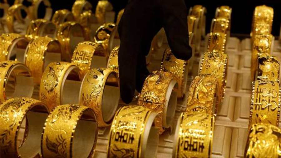 الذهب يرتفع مع تراجع الدولار وآمال التحفيز تطغى على تفاؤل ال