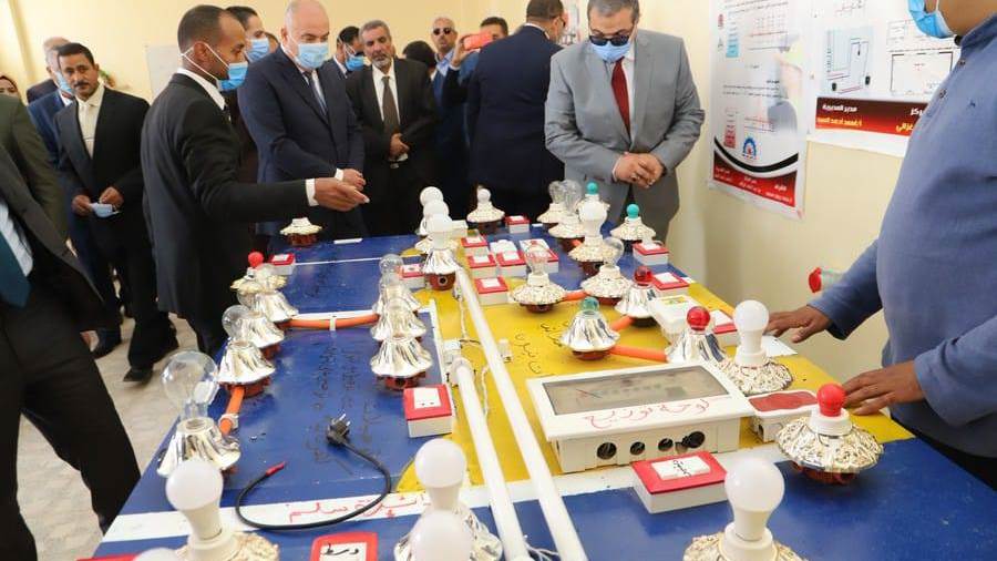 وزير القوى العاملة يتفقد مركز التدريب المهني بـقفط ويوجه بال وزير القوى العاملة يتفقد مركز التدريب المهني بـقفط ويوجه بال