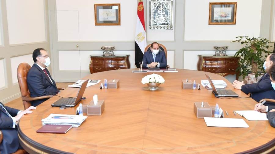 السيسي يطلع علي جهود الدولة لدعم انشطة المشروعات المتوسطة وا السيسي يطلع علي جهود الدولة لدعم انشطة المشروعات المتوسطة وا