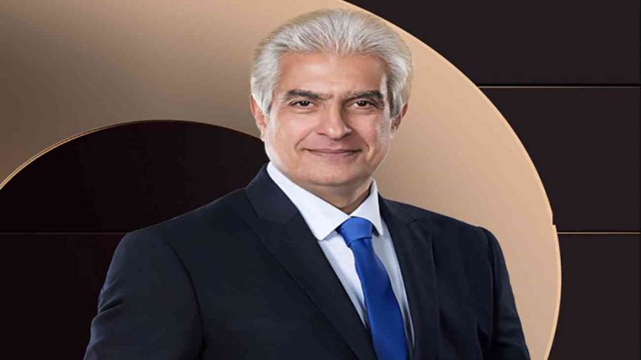 نقل الإعلامي وائل الإبراشي للعناية المركزة بعد إصابته بكورون نقل الإعلامي وائل الإبراشي للعناية المركزة بعد إصابته بكورون