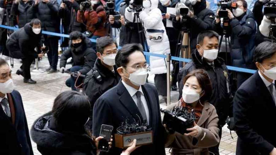 قرار سيكون له تداعيات كبيرة على قيادته للشركة.. السجن عامين 