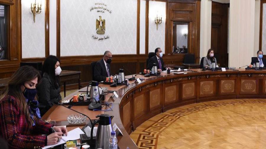 رئيس الوزراء يستعرض الجهود المبذولة من البنك المركزي لتعزيز 