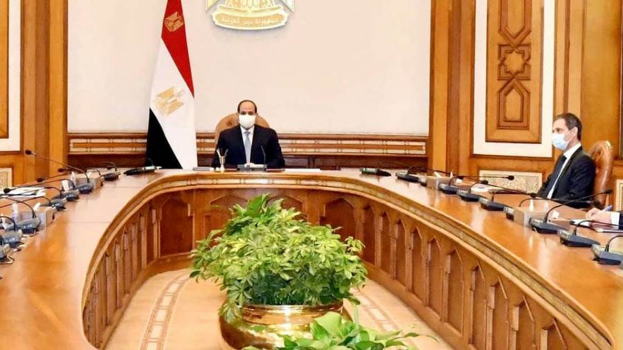 السيسي: المشاريع القومية العملاقة الجاري تنفيذها فرصة كبيرة 