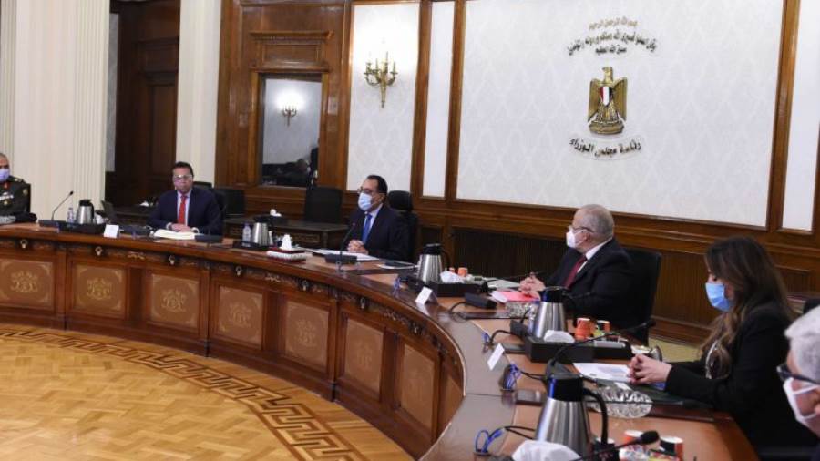 رئيس الوزراء يتابع الموقف التنفيذي لمشروع المعهد القومي للأو