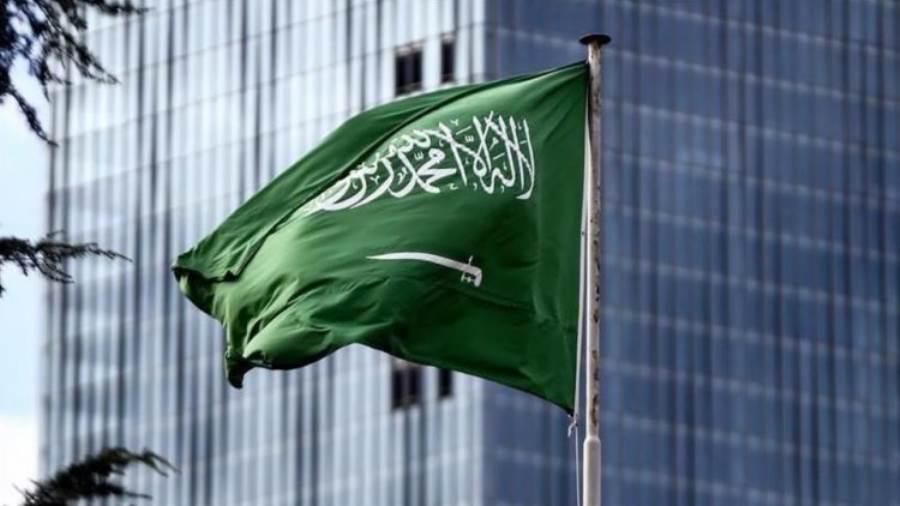 السعوديةتضبط موظفين في قضية فساد بـ11.5 مليار ريال