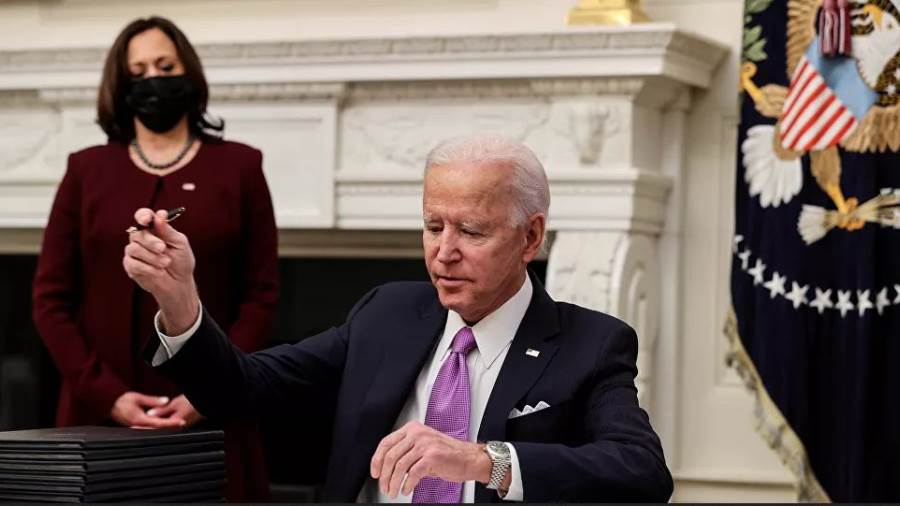 بايدن يوقع 3 أوامر تنفيذية لإصلاح عملية الهجرة