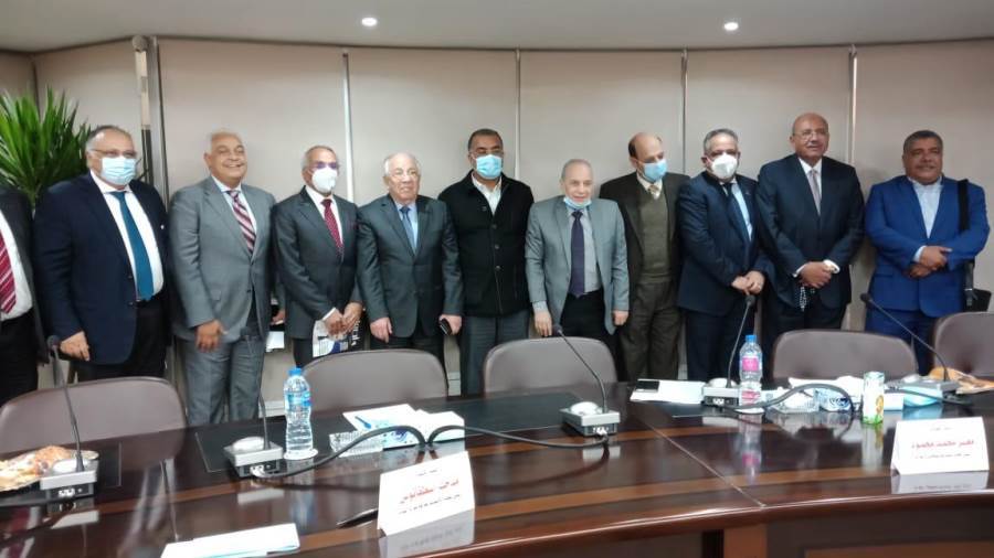 ننشر تفاصيلالمائدة المستديرة لصناعة الأسمنت المصري الفرص وال