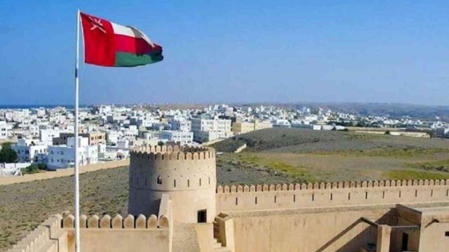 سلطنة عمان توطن بعض المهنفي مؤسسات التعليم العالي