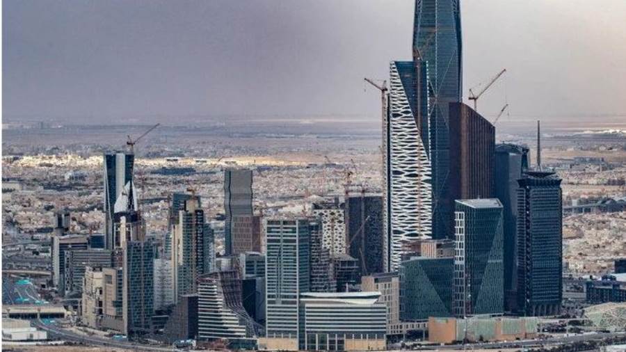 السعودية تشترط مقرا إقليميا للشركات الأجنبية مقابل التعاقدات