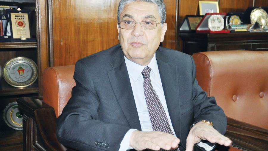 وزير الكهرباء: 1.7 مليار جنيه لرفع كفاءة الشبكات بقطاع المنو