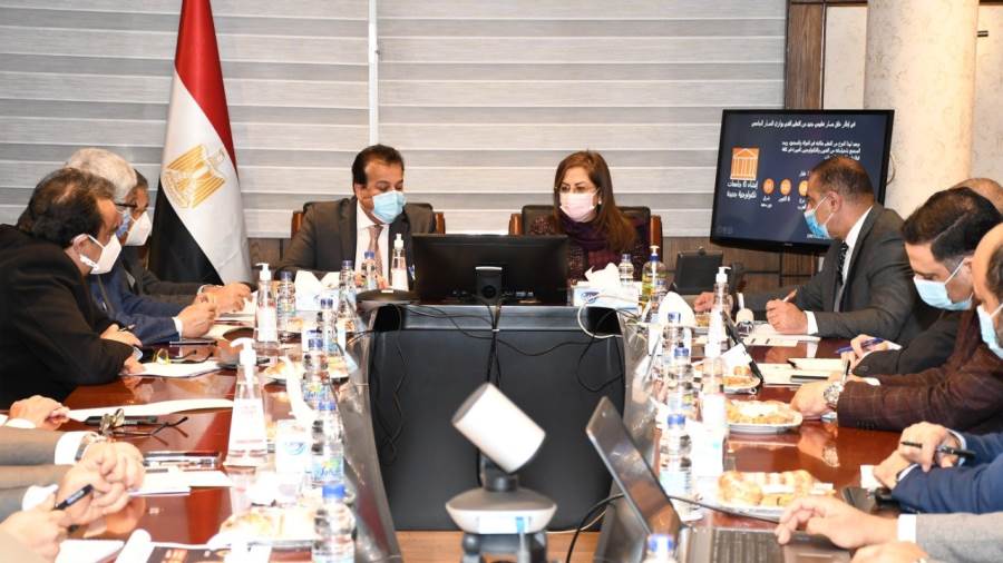 وزيرة التخطيطتناقش الخطة الاستثمارية لـ التعليم العالى