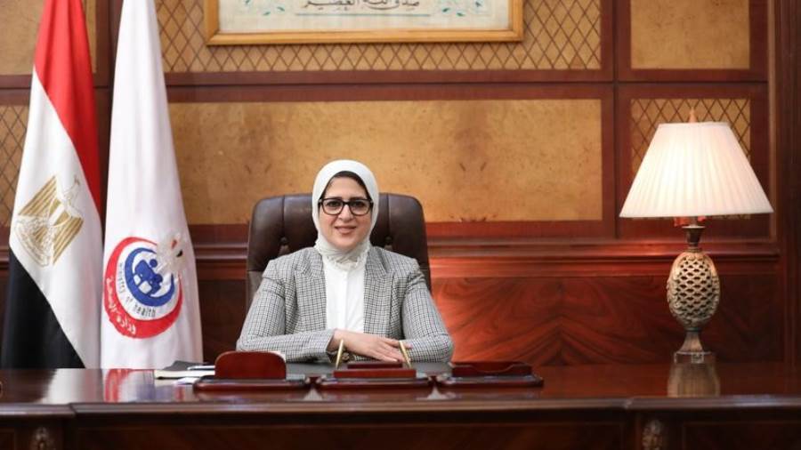وزيرة الصحة تستكمل حركة الترقيات لقيادات الوزارة