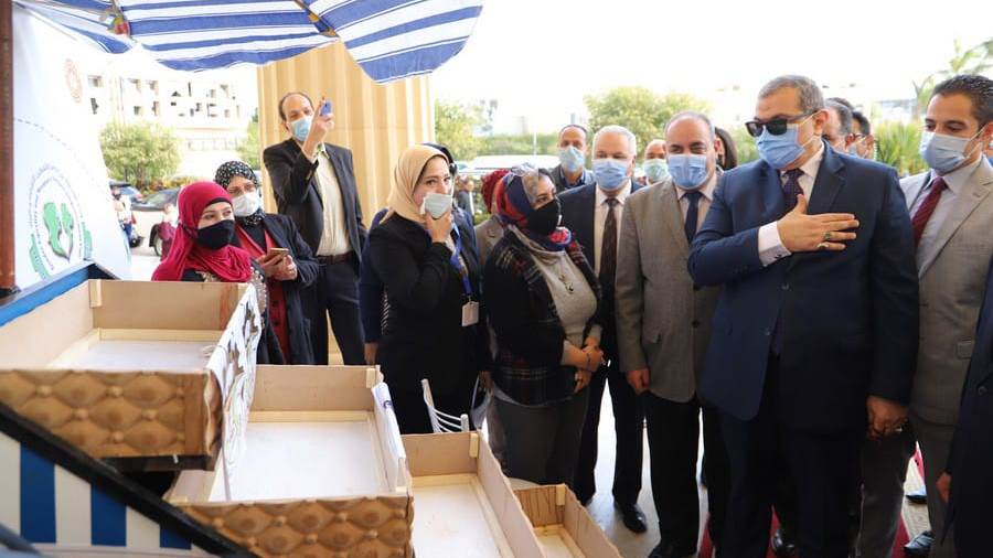 وزير القوى العاملة ومحافظ الإسكندرية يطلقان مبادرة هي تعمل ل