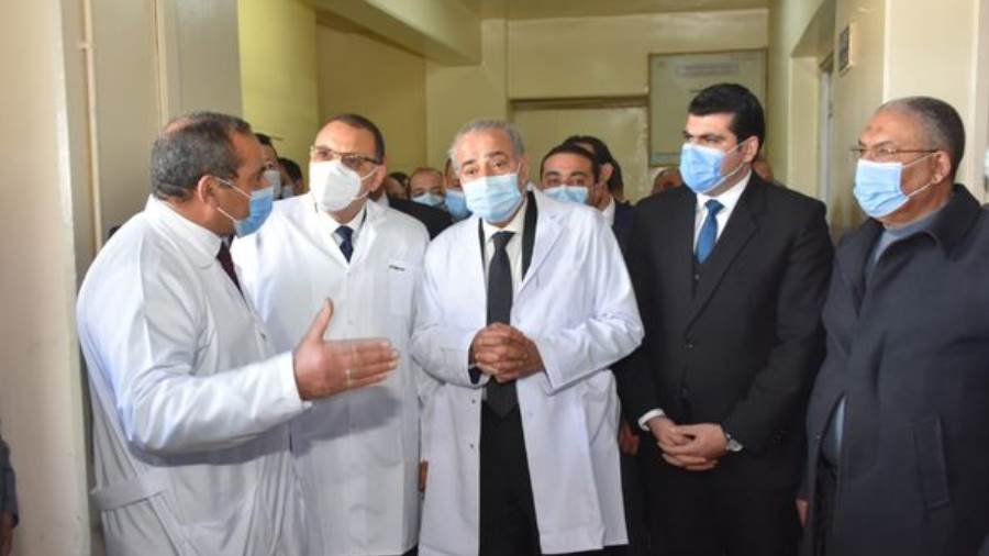 بالصور.. جولة وزير التموين بمحافظة الشرقية