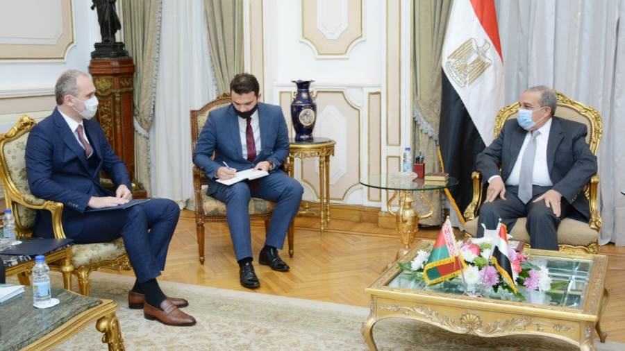 وزير الدولة للإنتاج الحربي مع سفير بيلاروسيا