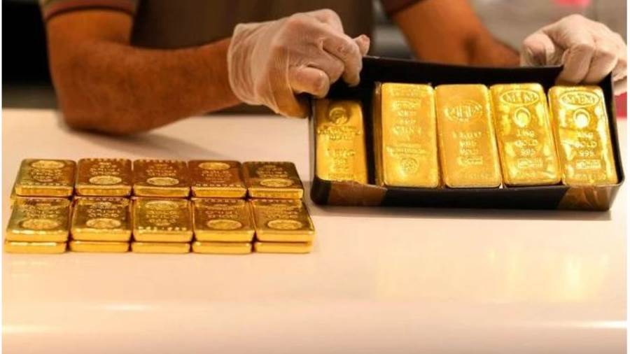 قوة الدولار تهبط بالذهب لأدنى مستوى في أكثر من 8 أشهر قوة الدولار تهبط بالذهب لأدنى مستوى في أكثر من 8 أشهر