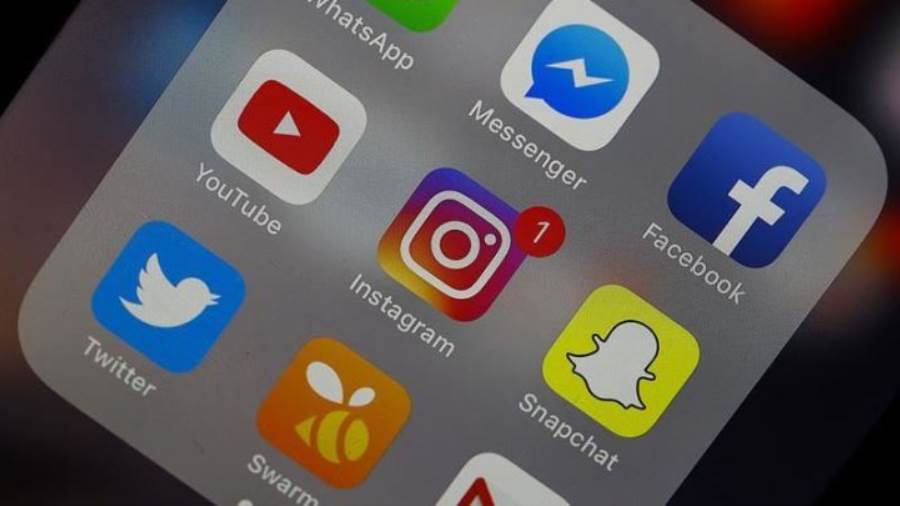 إنستجرام يزيل خطأ جميع الإعجابات