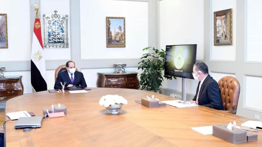 الرئيس السيسي يناقش برامج الدعم الطارئ للمواطنين مع وزيرة ال