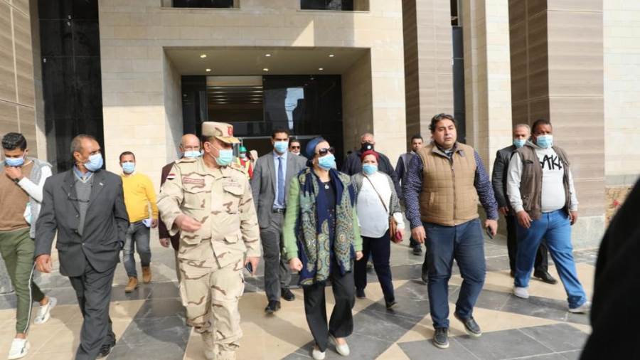 وزيرة البيئة تتفقد مبنى الوزارة الجديد بالعاصمة الإدارية
