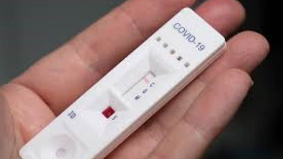 إقبال كبيرعلى شراء أول دفعة من وسائل اختبارات كورونا الذاتية