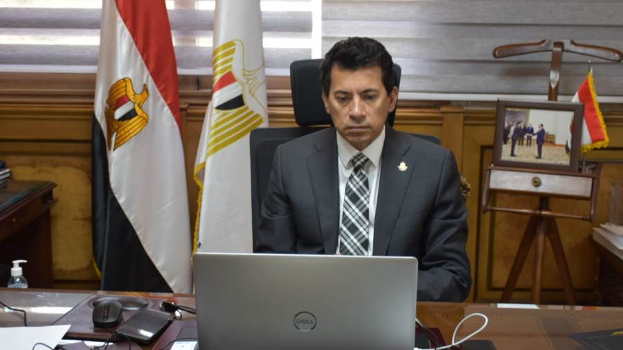 وزير الرياضة يهنئ لاعبي المنتخب الوطني ببرونزية كأس العالم ل