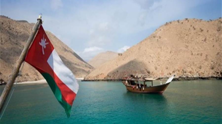 سلطنة عمان تخفض معدل ضريبة الدخل على المؤسسات الصغيرة والمتو