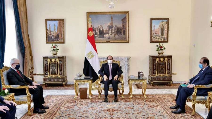 الرئيس السيسى يبحث مع رئيس مخابرات فرنسا سبل التعاون الثنائى