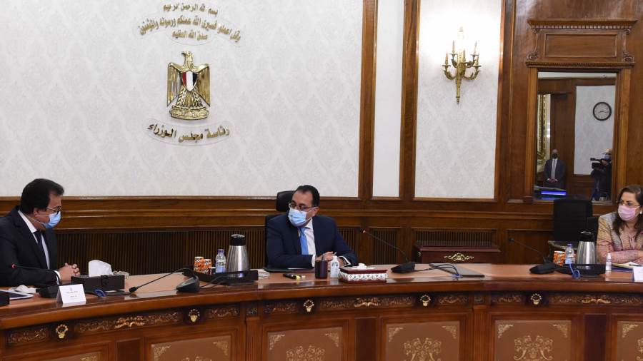 رئيس الوزراء يستعرض الخطة الاستثمارية لوزارة التعليم العالى