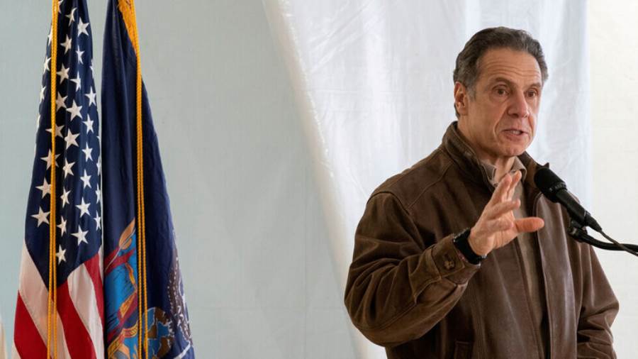 حاكم نيويورك يرفض الدعوات المطالبة باستقالته إثر اتهامات له 