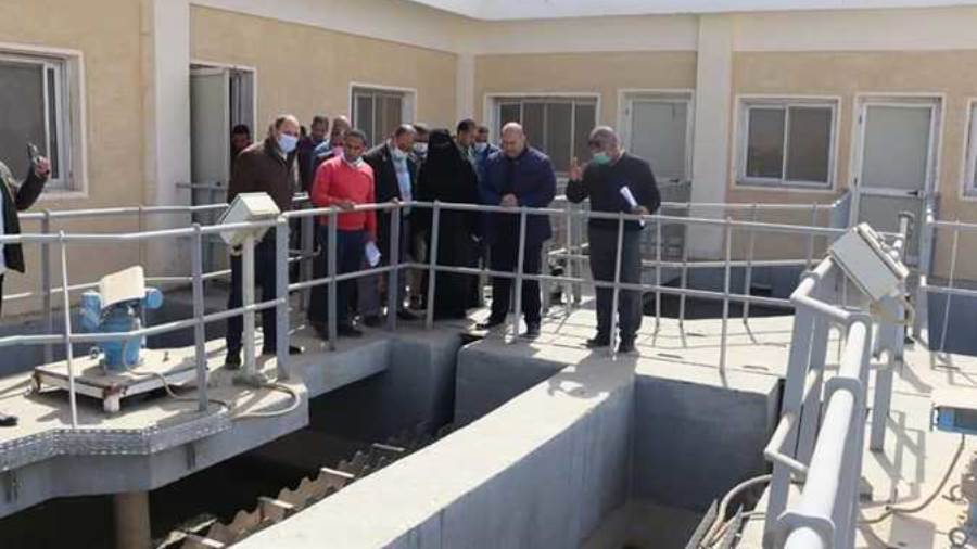 نائب محافظ الجيزة يتفقد مشروعات مياه الشرب والصرف في الباويط