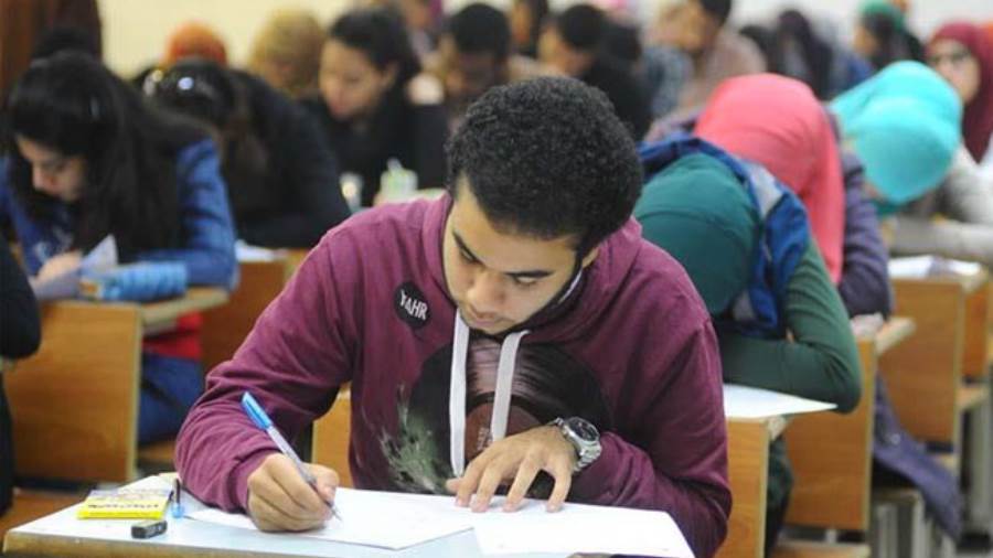 طلاب الثانوى العام